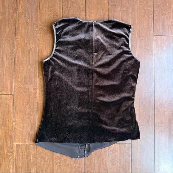 Unique Brown and Gold‎ Sleeveless Top - Picture 2 of 7